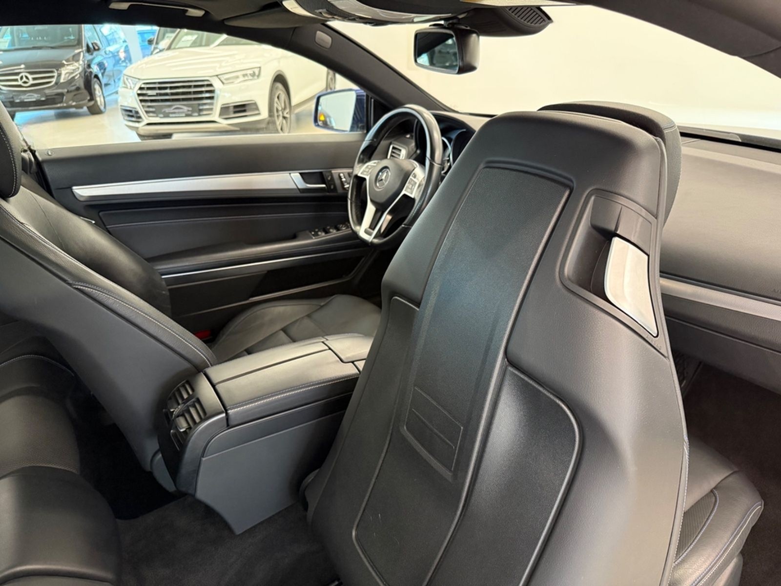 Mercedes-Benz E 320 Coupe AMG Line Sport Edition Panorama foto 41
