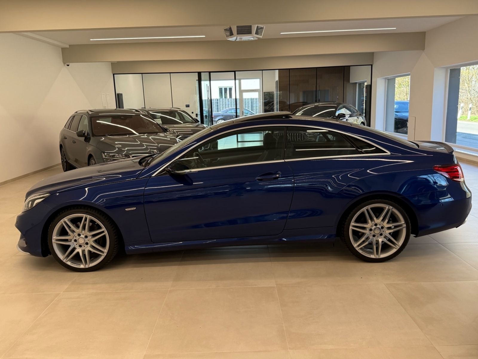 Mercedes-Benz E 320 Coupe AMG Line Sport Edition Panorama foto 7