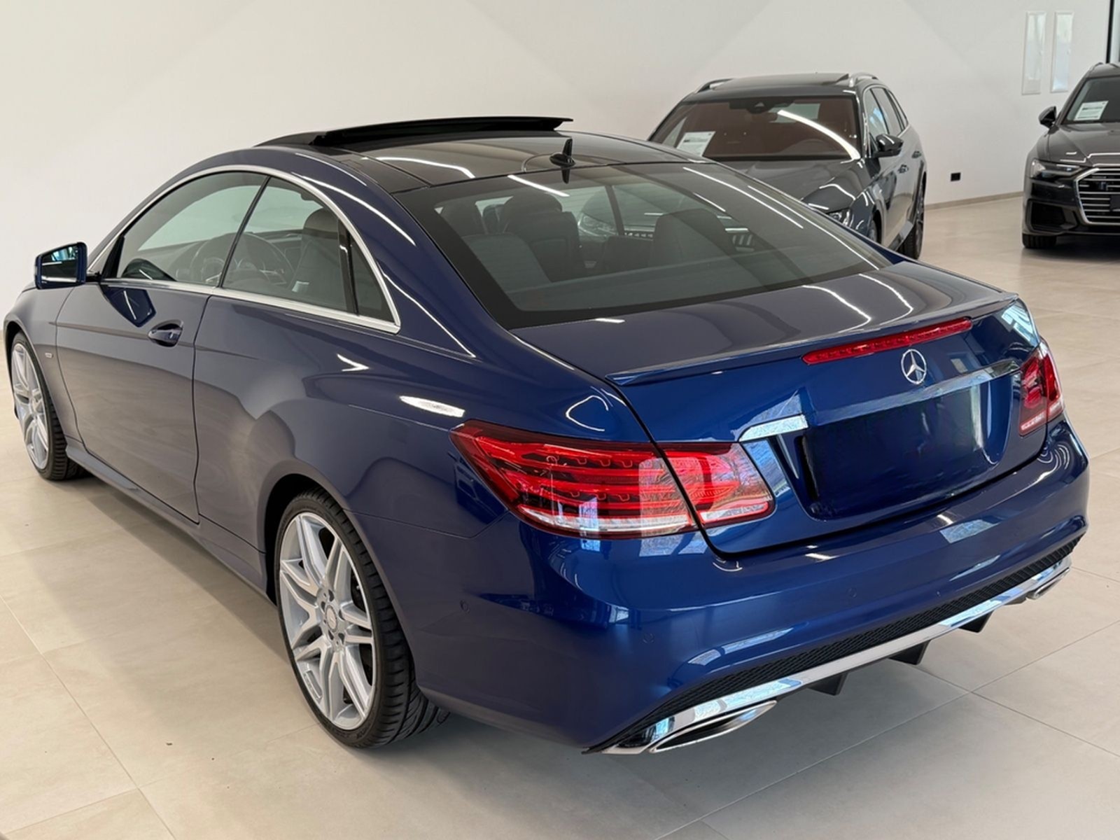 Mercedes-Benz E 320 Coupe AMG Line Sport Edition Panorama foto 8
