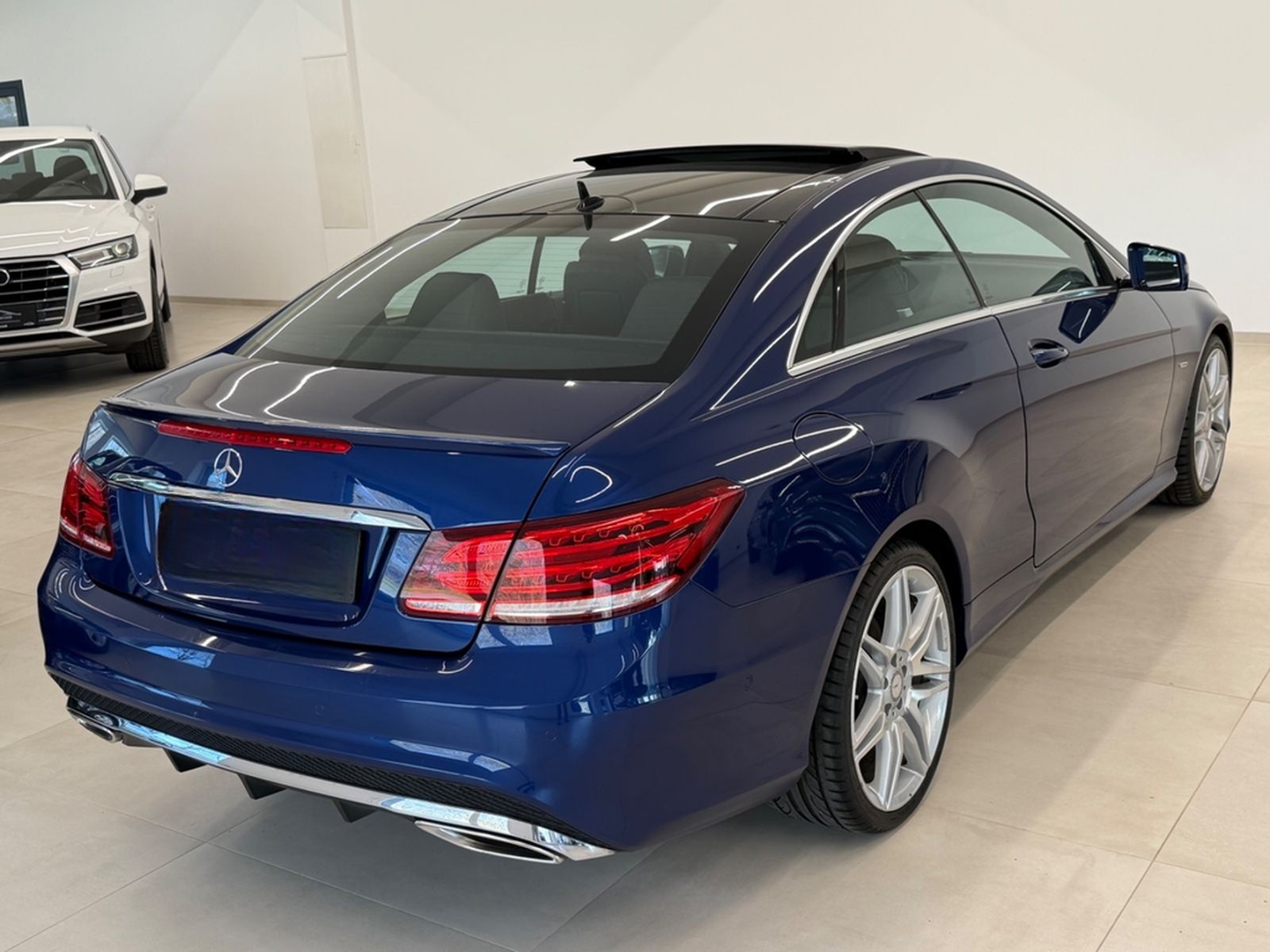 Mercedes-Benz E 320 Coupe AMG Line Sport Edition Panorama foto 9