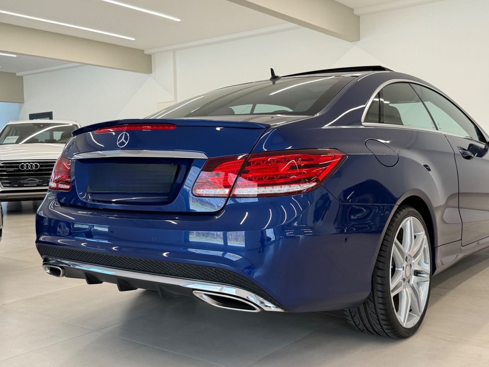 Mercedes-Benz E 320 Coupe AMG Line Sport Edition Panorama foto 10