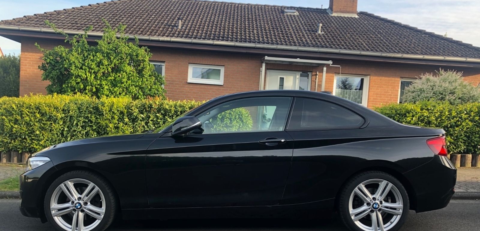 BMW 220i Coupé Sport Line foto 3