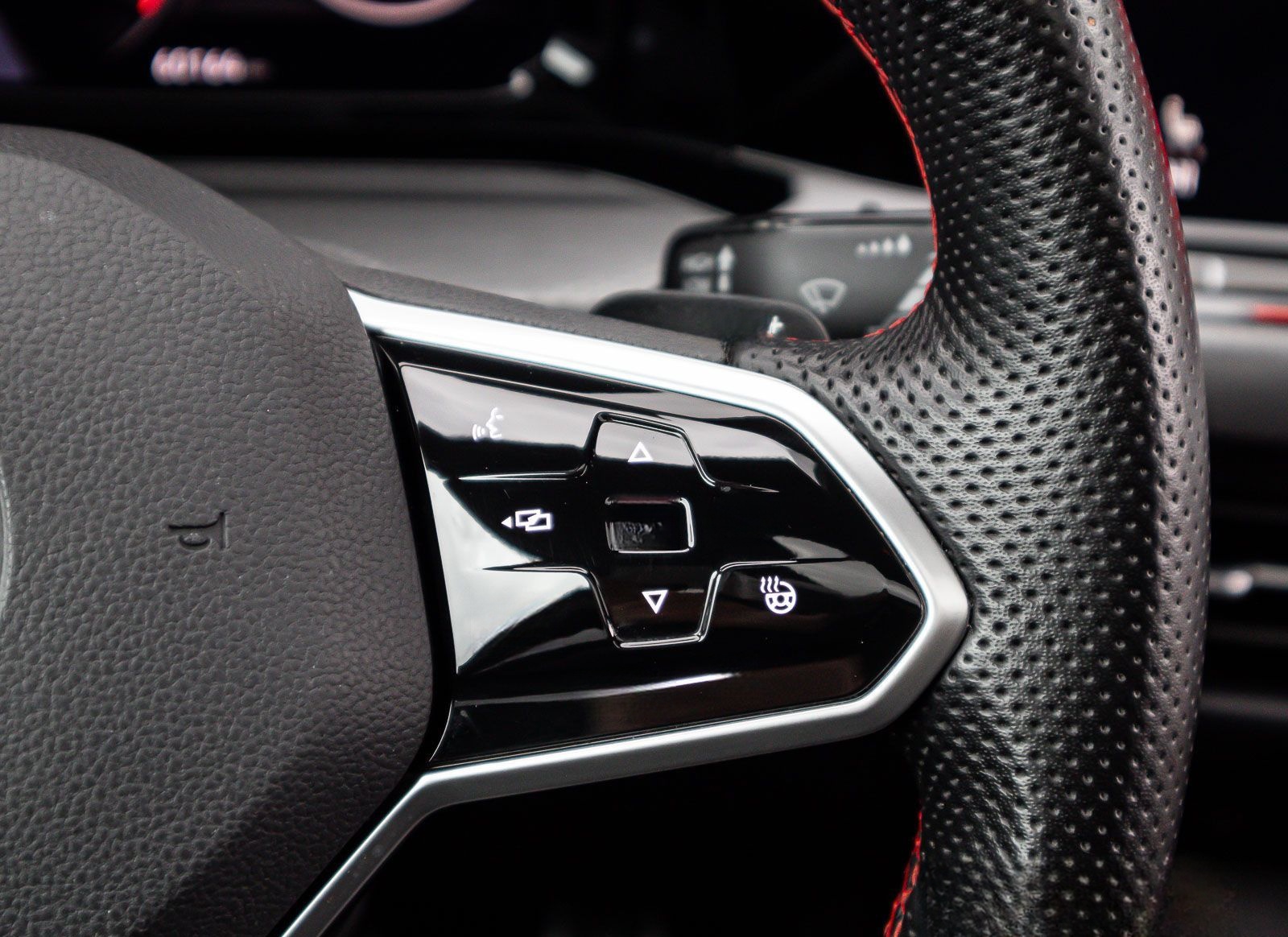 Volkswagen Golf VIII GTI Clubsport 2.0 TSI LED+ Navi Pano P foto 20