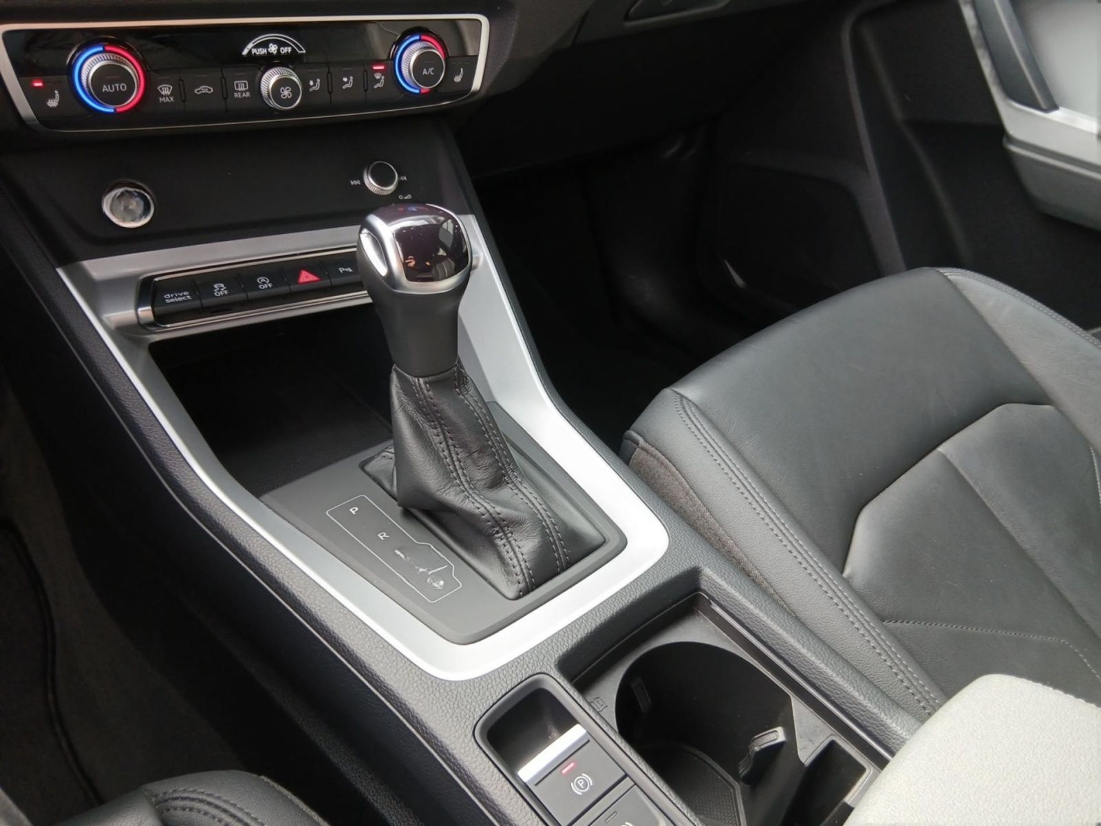 Audi Q3 35 TFSI Adv. S tronic *AHK*NAV+*LED*GRA*SHZ* foto 20