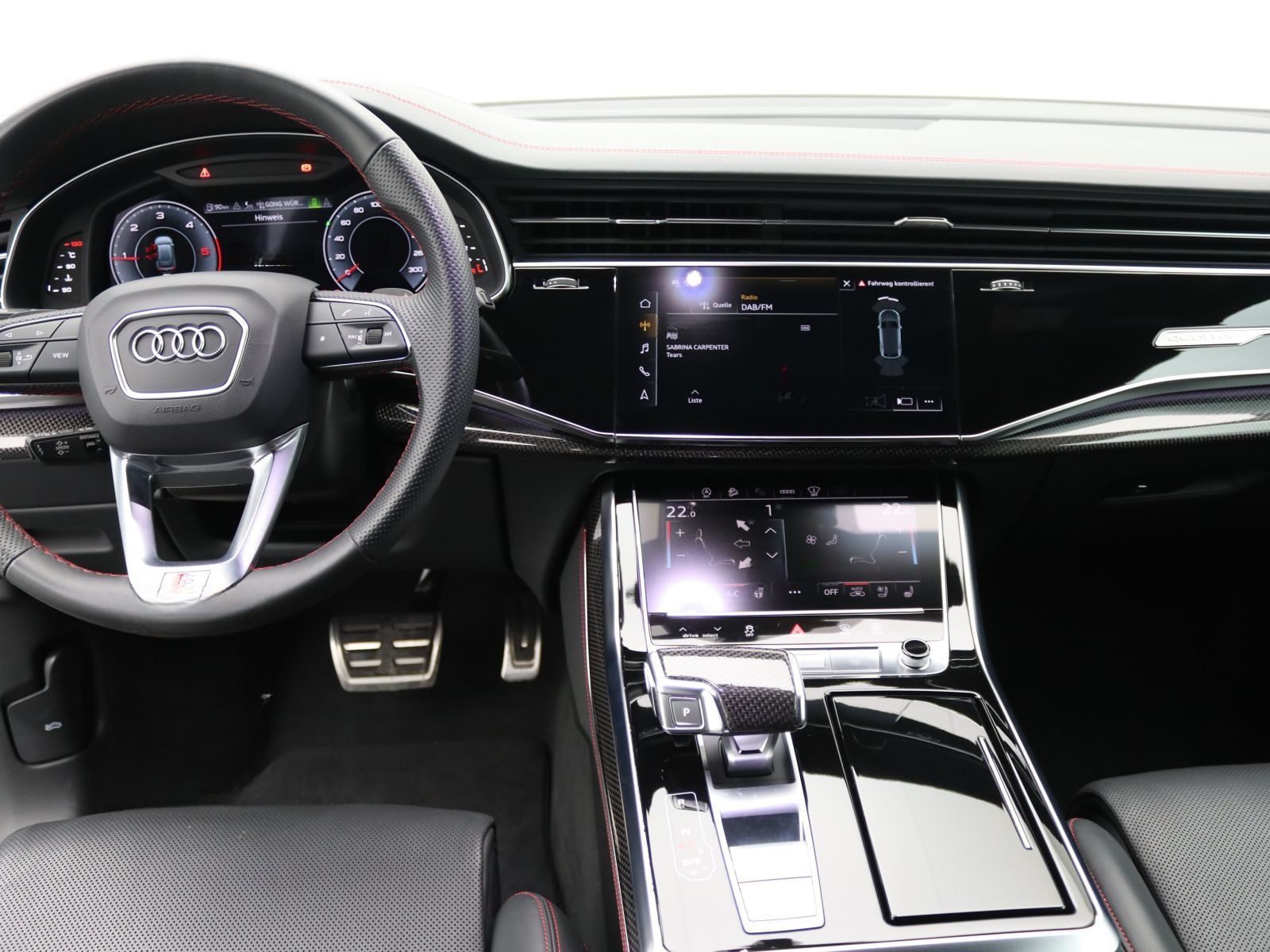 Audi Q8 competition+ 50 TDI quattro / Pano, AHK, B&O foto 16