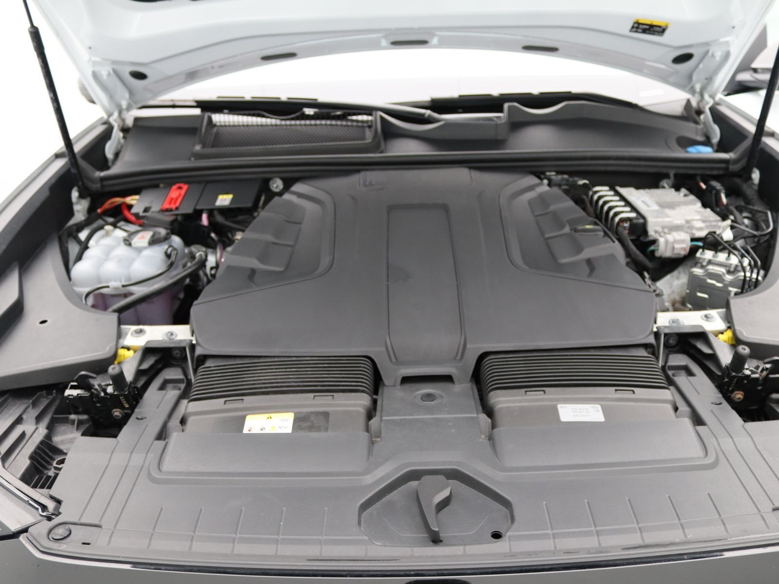 Audi Q8 competition+ 50 TDI quattro / Pano, AHK, B&O foto 18