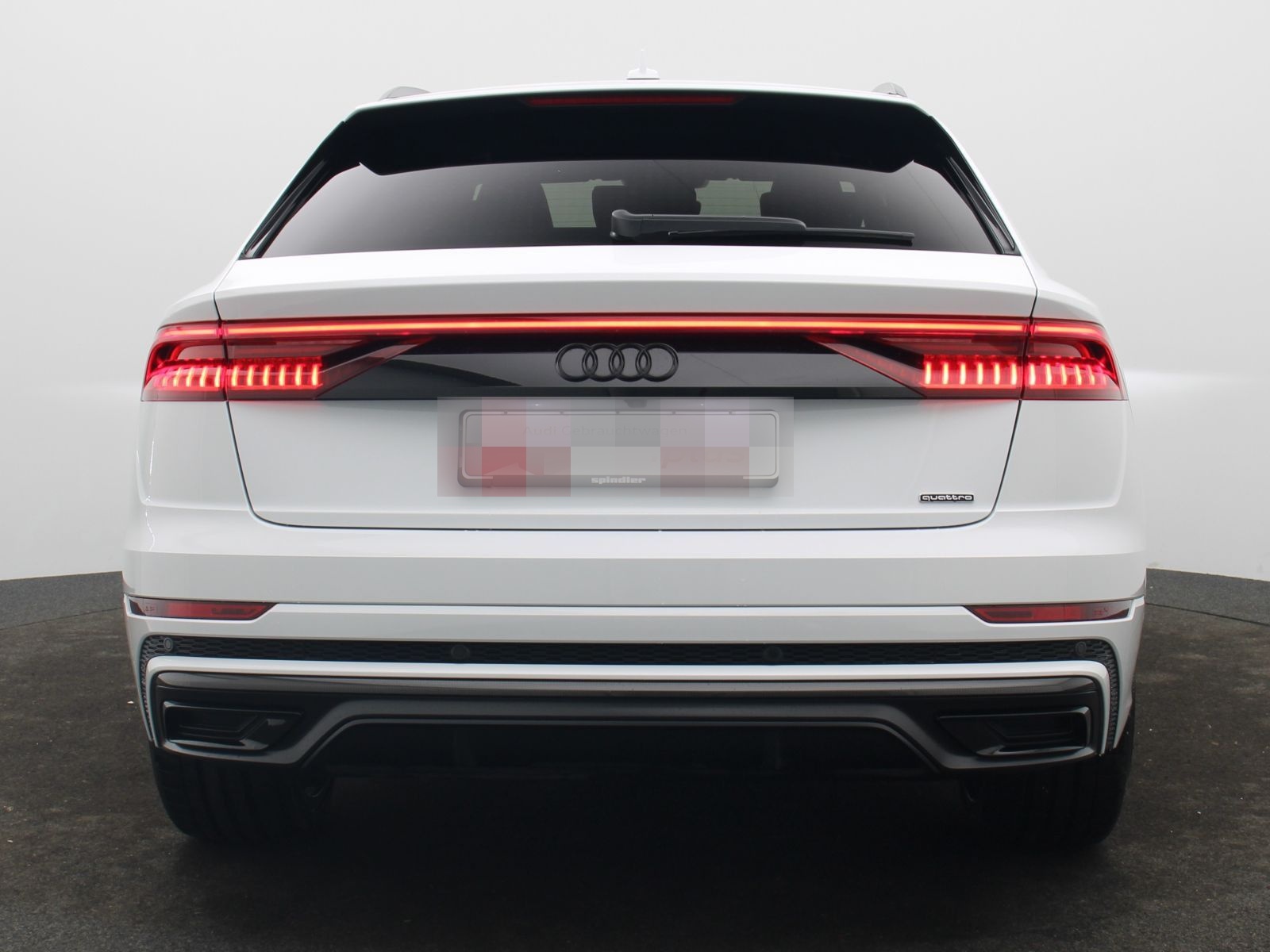 Audi Q8 competition+ 50 TDI quattro / Pano, AHK, B&O foto 6