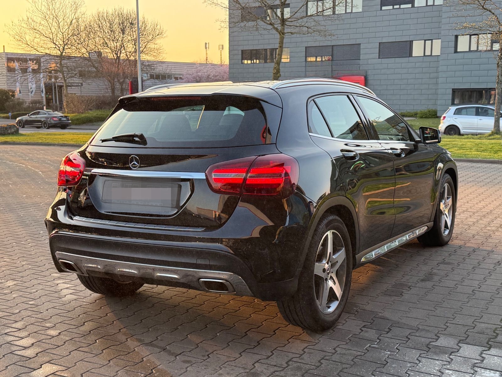 Mercedes-Benz GLA220 4Matic AMG Line *Leder*Navi*LED*AHK*LM18* foto 5