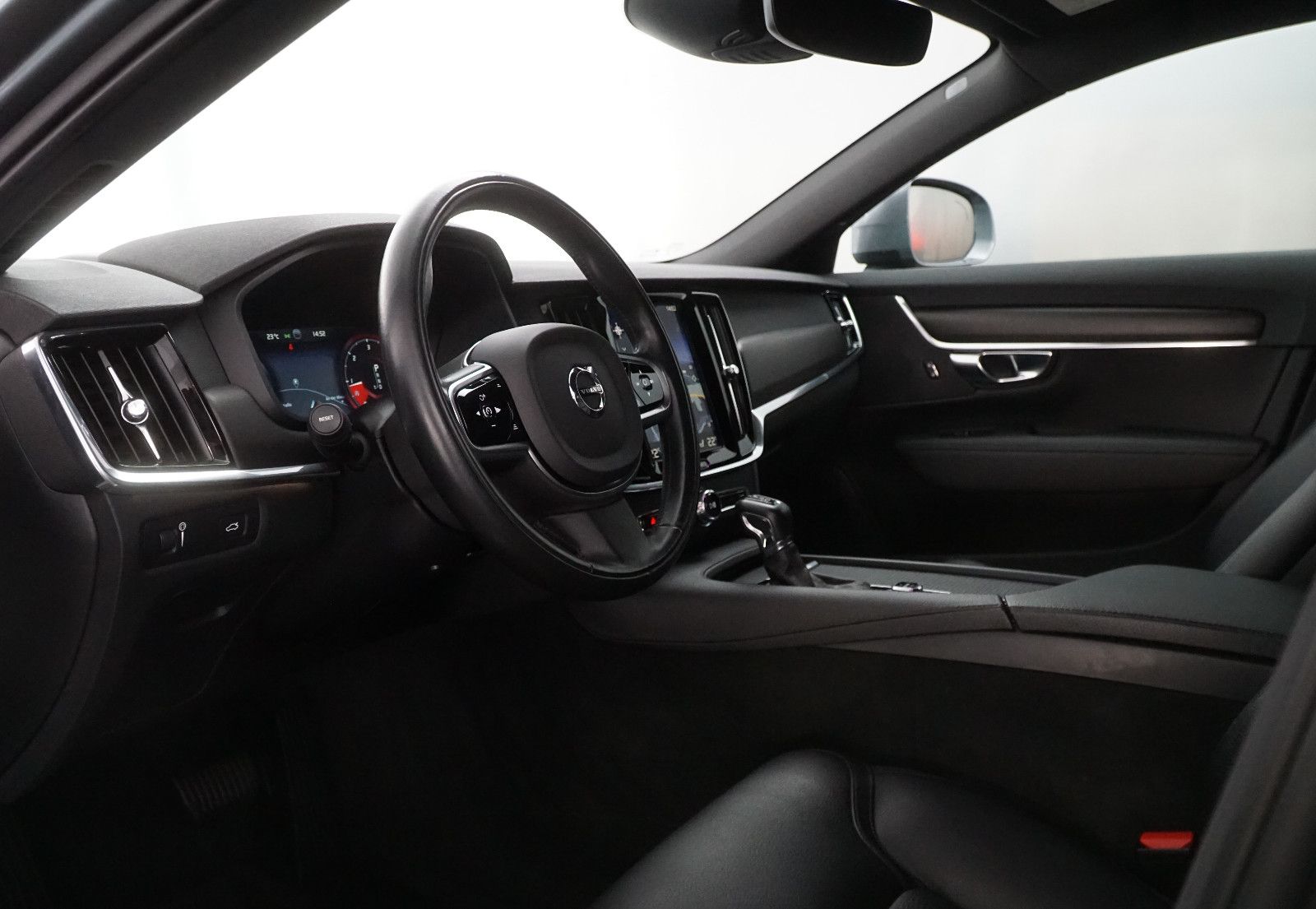 Volvo V90 Cross Country AWD Allrad! Osmium grey! foto 11