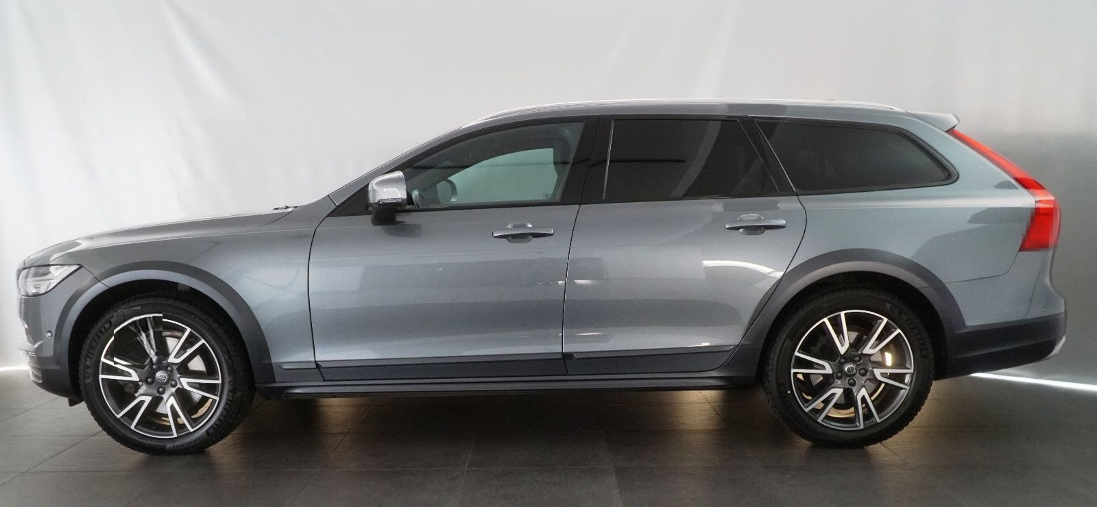 Volvo V90 Cross Country AWD Allrad! Osmium grey! foto 4