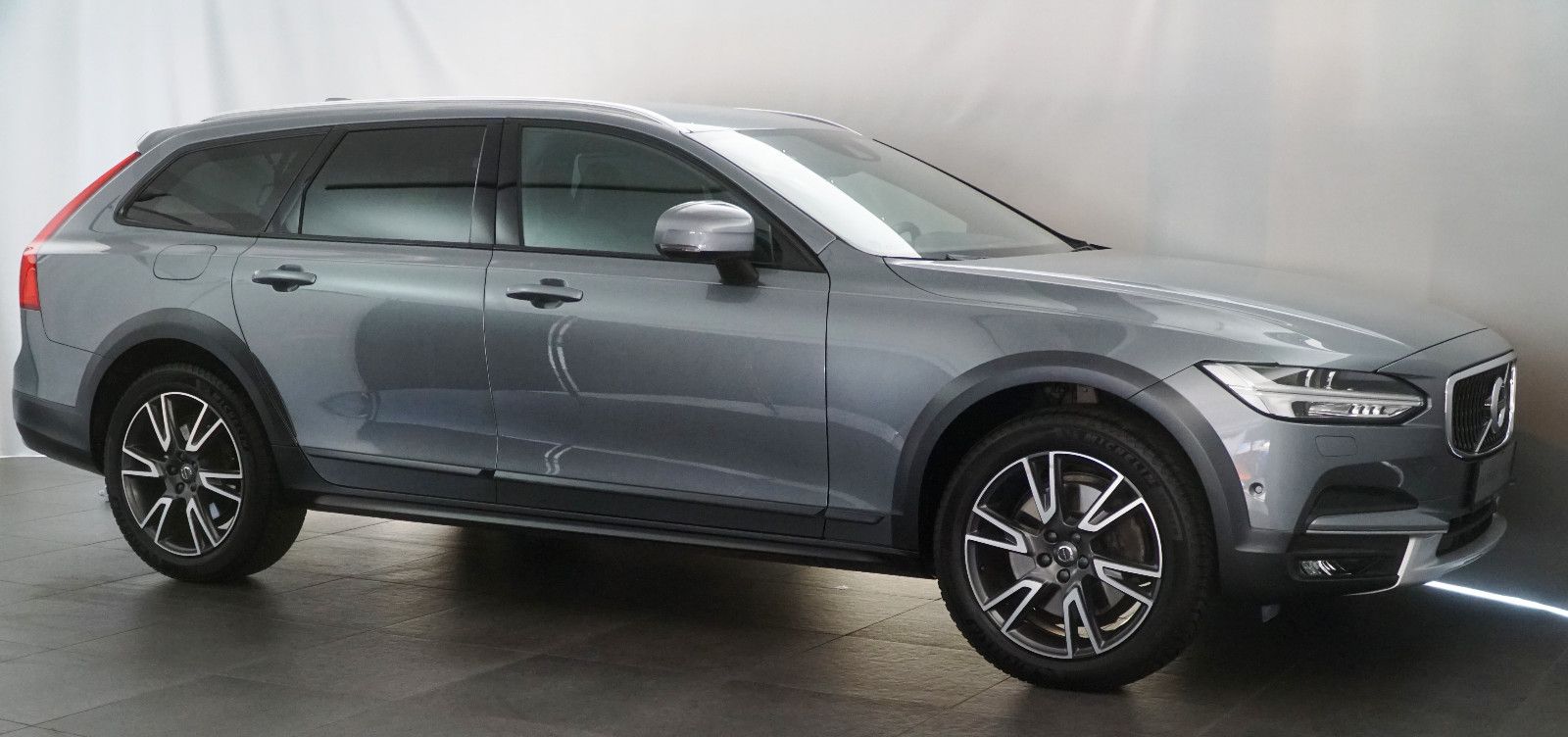 Volvo V90 Cross Country AWD Allrad! Osmium grey! foto 9