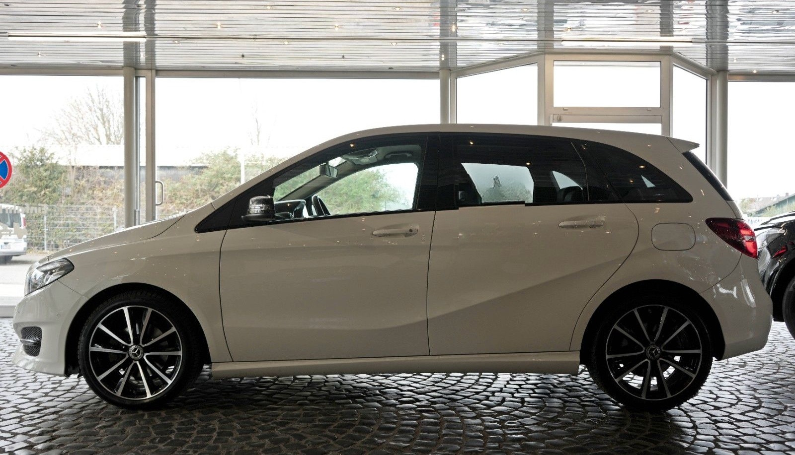 Mercedes-Benz B 220 4Matic Urban Style Edition NIGHT|BUSINESS foto 4