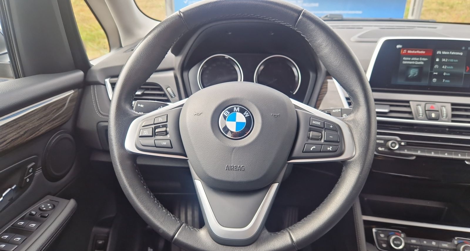 BMW 220d Active Tourer DAB LED AHK Klimaaut. PDC foto 13