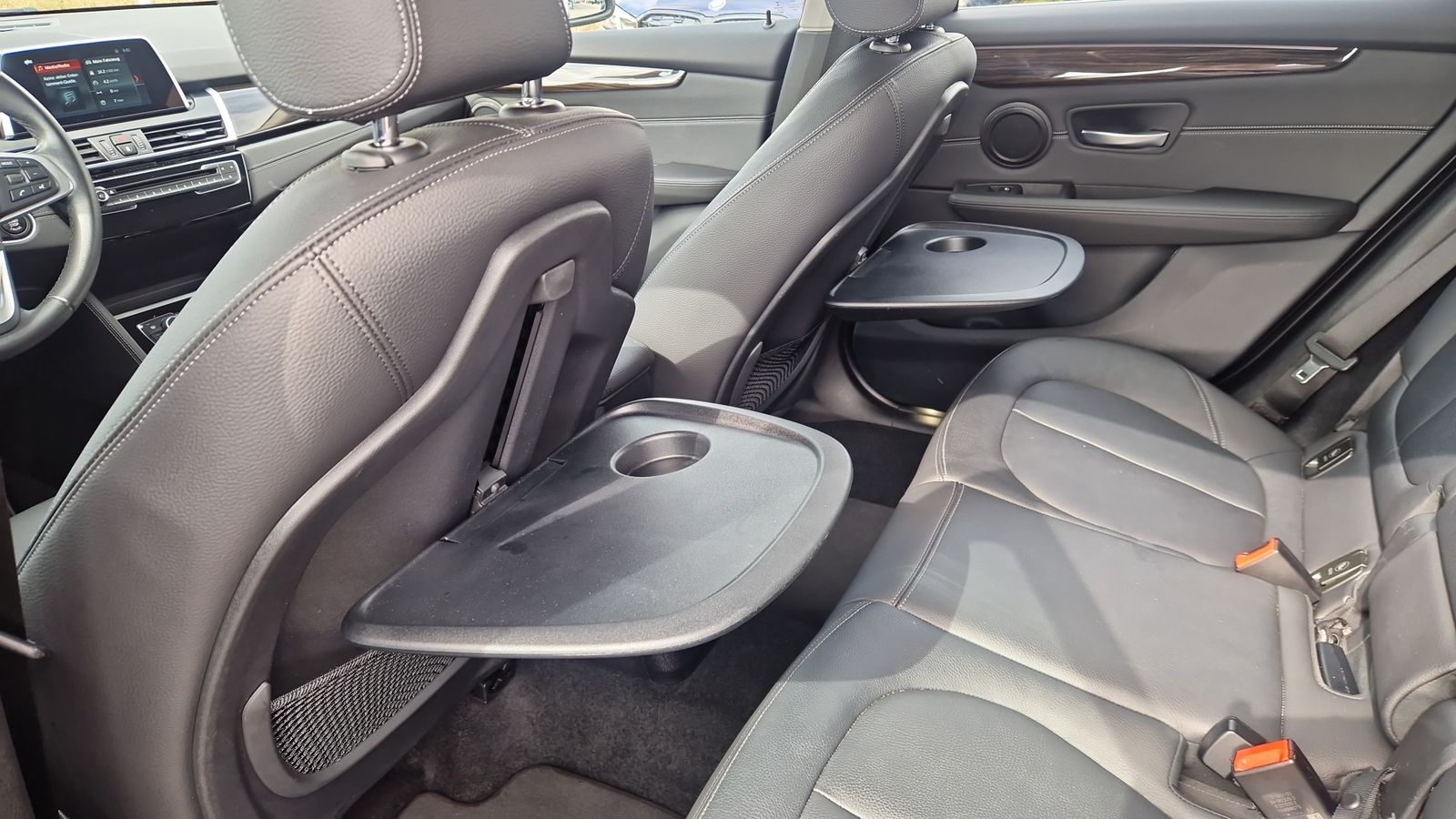 BMW 220d Active Tourer DAB LED AHK Klimaaut. PDC foto 17