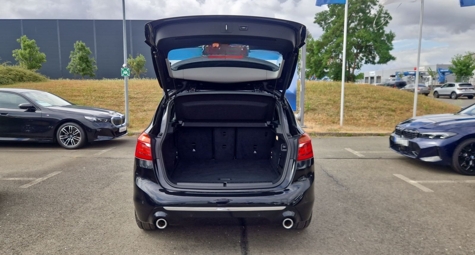 BMW 220d Active Tourer DAB LED AHK Klimaaut. PDC foto 10