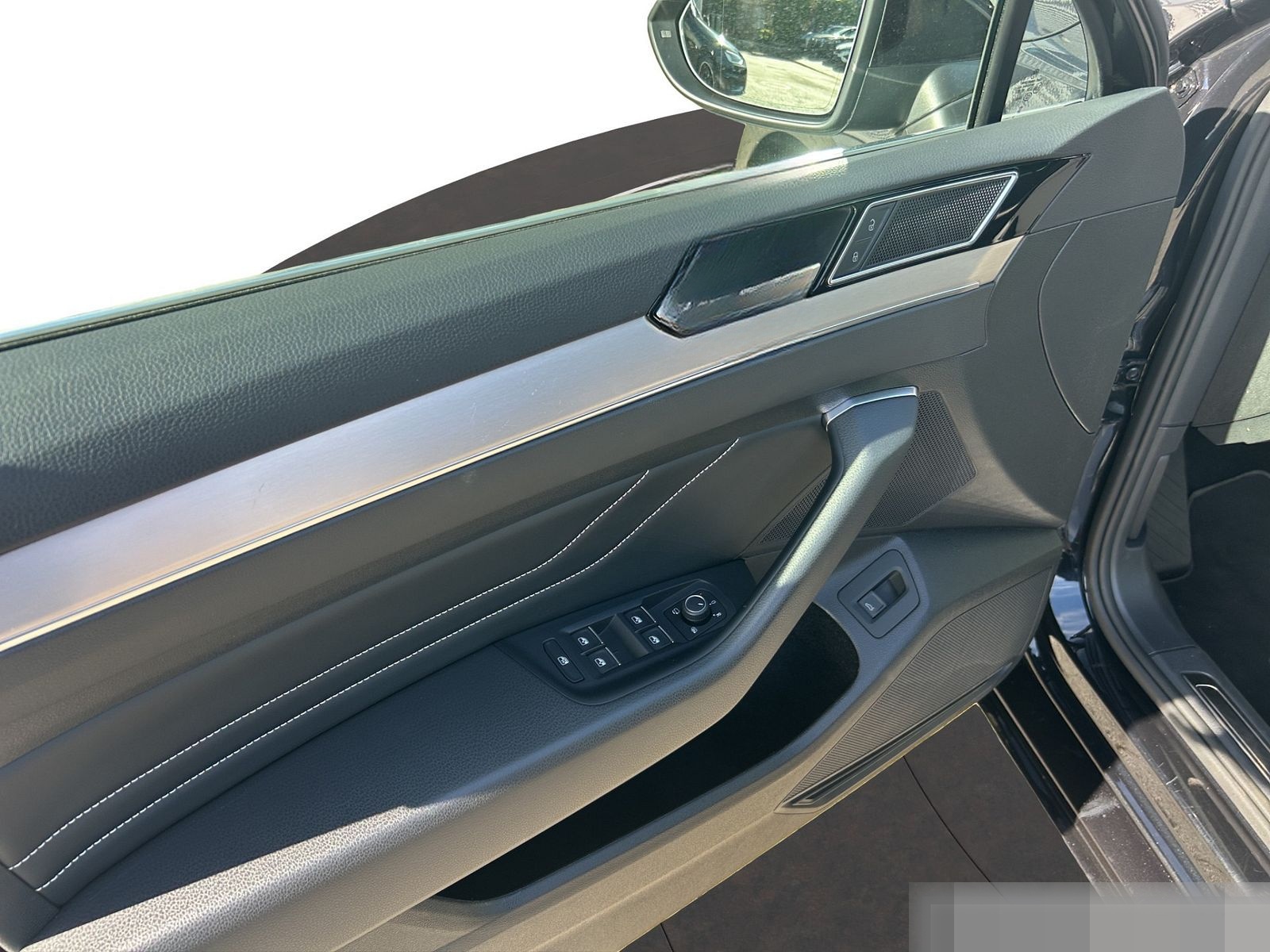 Volkswagen Passat Variant 2.0 TDI DSG Elegance AHK Navi LED foto 12