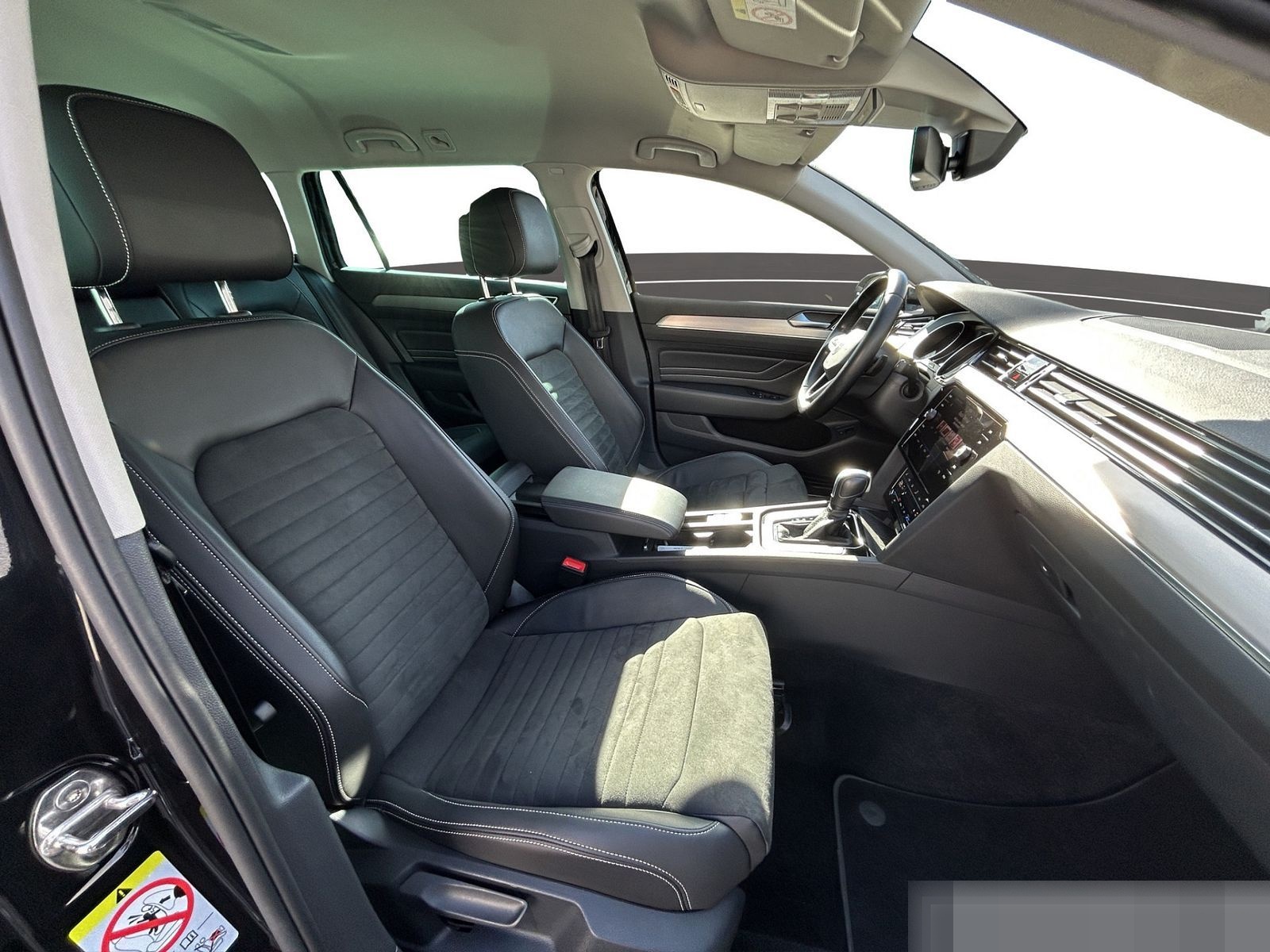 Volkswagen Passat Variant 2.0 TDI DSG Elegance AHK Navi LED foto 10