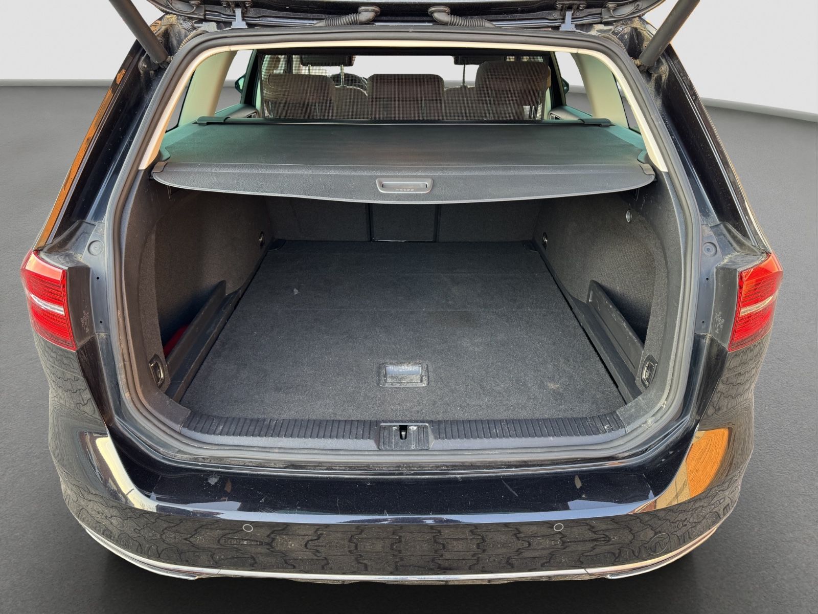 Volkswagen Passat Highline/R Line/Kamera/Leder/Panorama/ACC foto 17