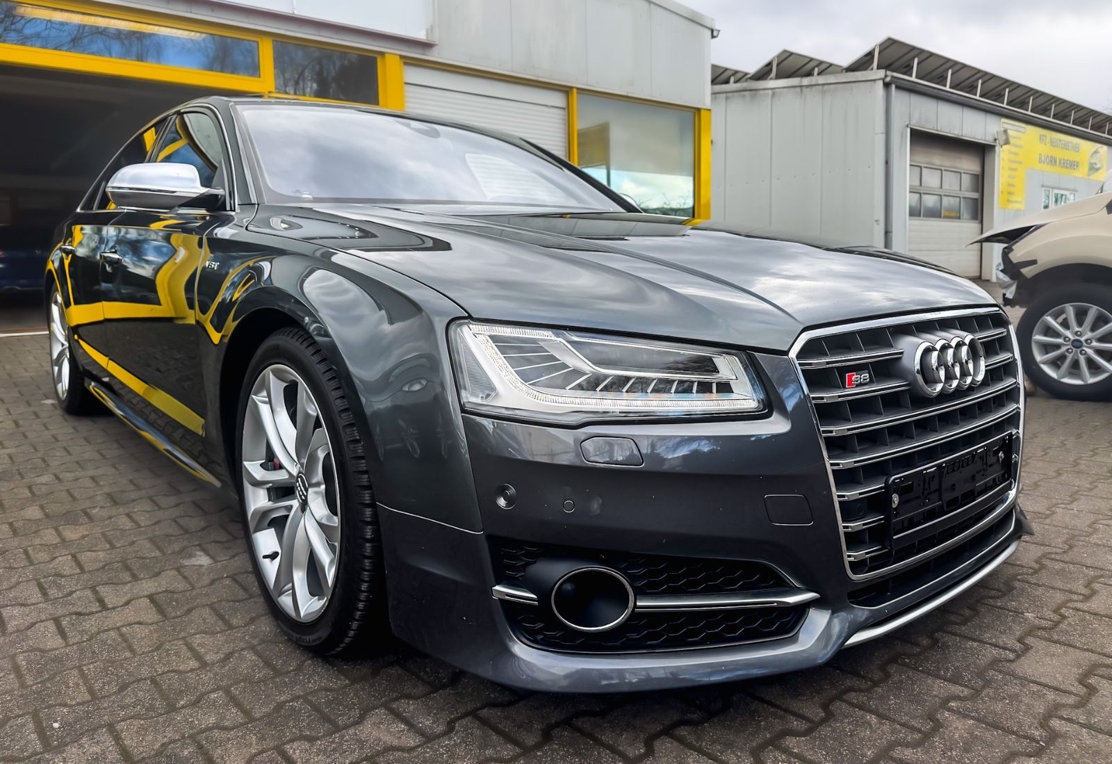 Audi S8 4.0 TFSI qu/20"/SOFTC/STHZG/B&O/CARBON/SITZBE foto 4