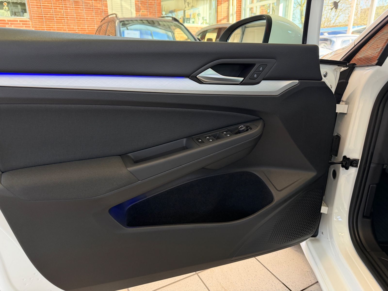 Volkswagen Golf VIII 2.0 TDI SCR DSG Lim./1Hd./LED/Klima foto 12