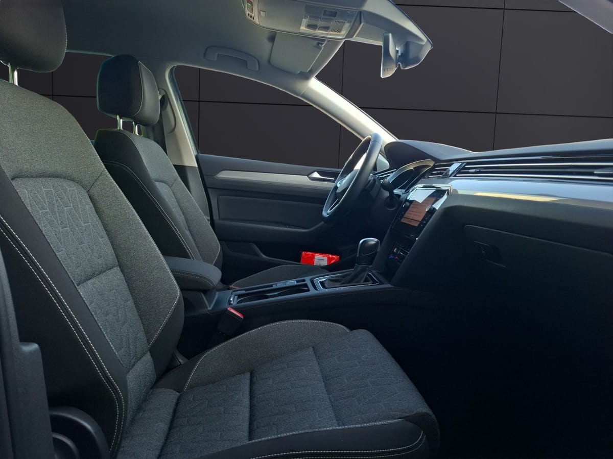 Volkswagen Passat Variant TSI Business DSG Matrix Standhzg foto 12