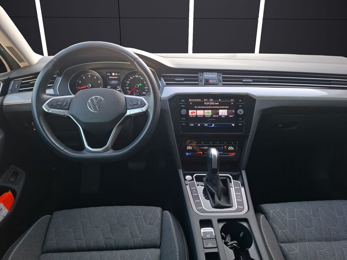Volkswagen Passat Variant TSI Business DSG Matrix Standhzg foto 14