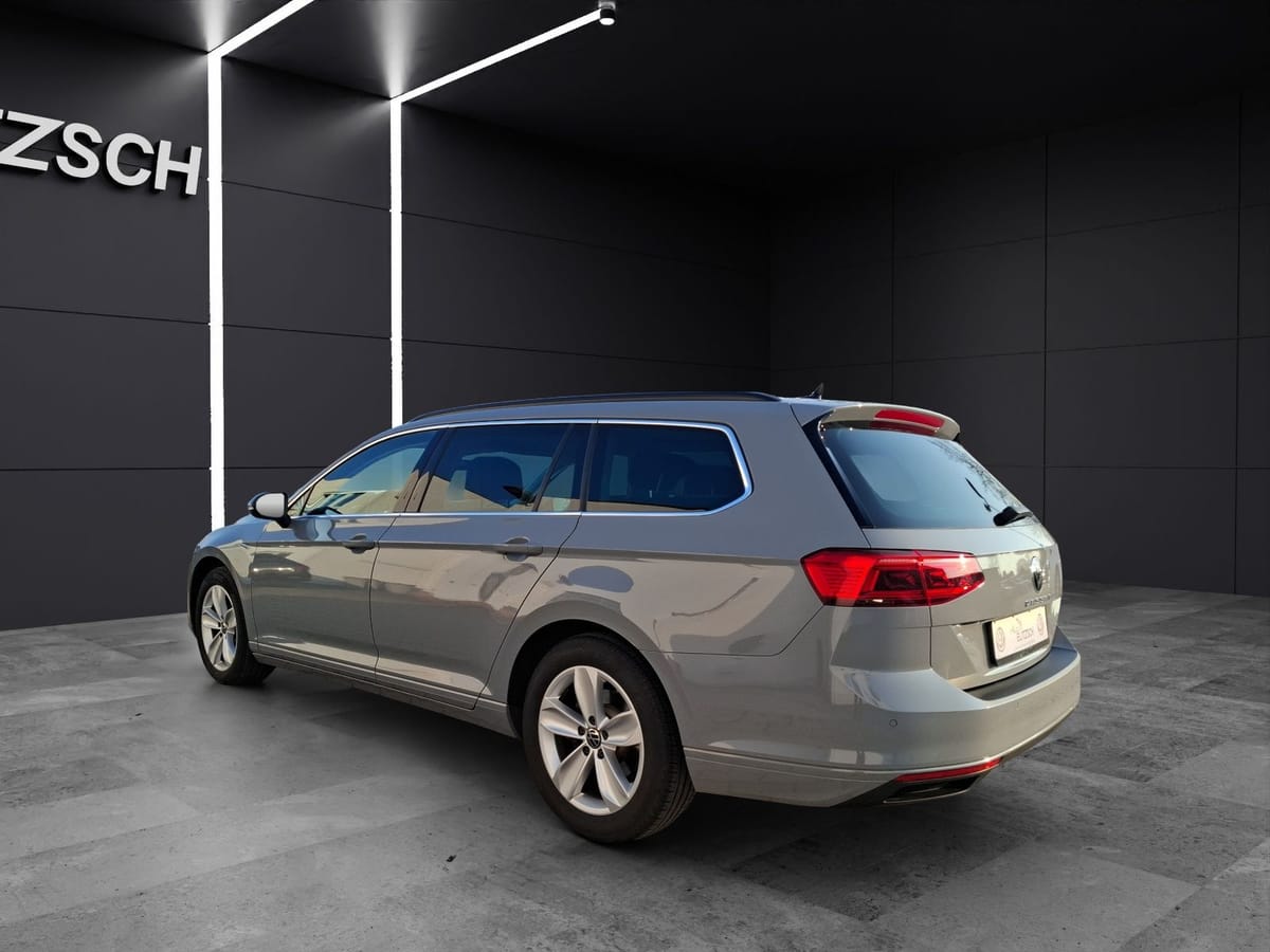 Volkswagen Passat Variant TSI Business DSG Matrix Standhzg foto 3