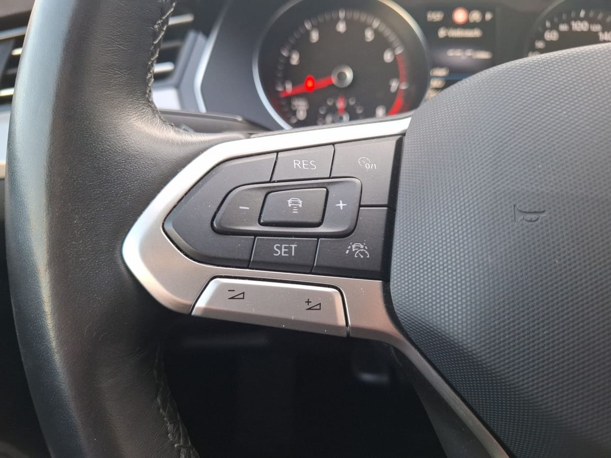 Volkswagen Passat Variant TSI Business DSG Matrix Standhzg foto 24