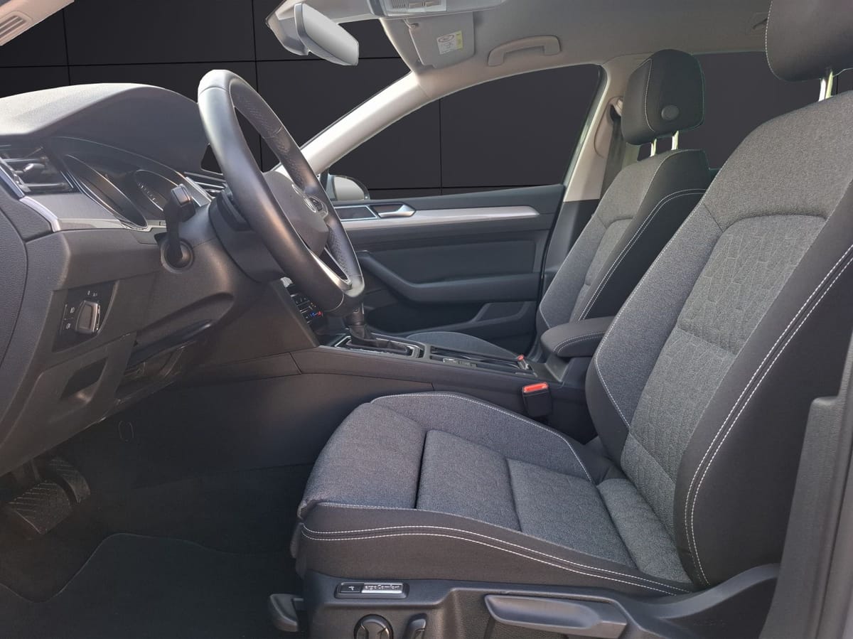 Volkswagen Passat Variant TSI Business DSG Matrix Standhzg foto 10