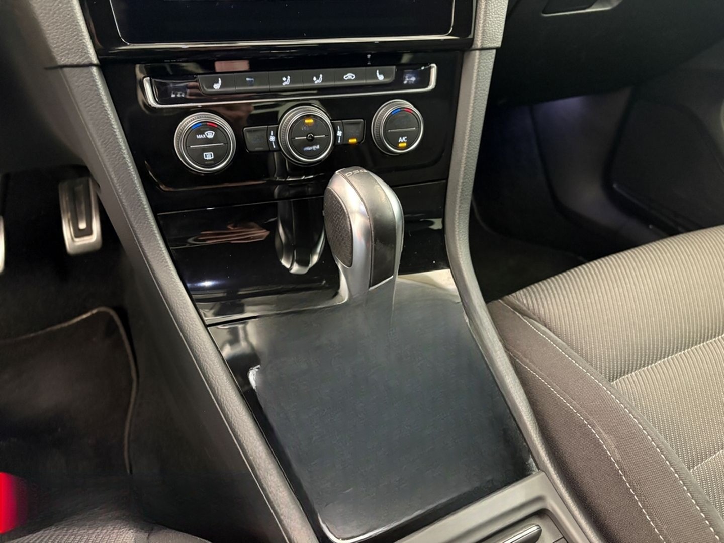 Volkswagen Golf R VII 2.0 TSI 4Mo DSG 19 LED NAVI PDC ACC foto 12