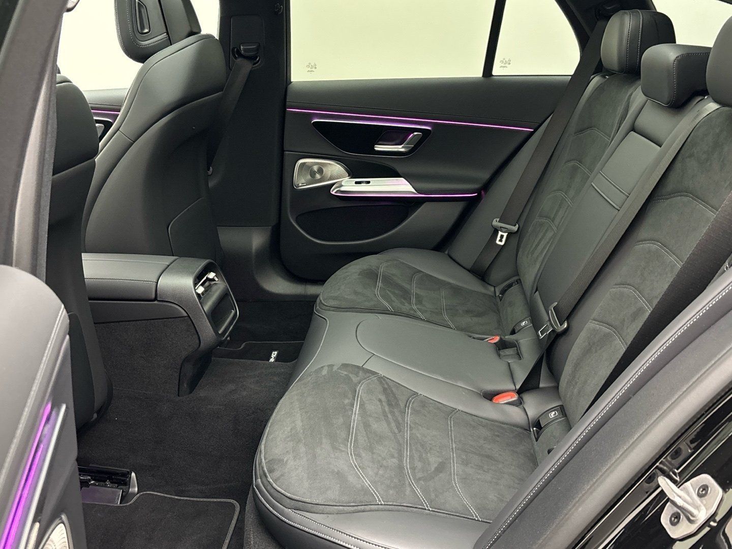 Mercedes-Benz E 220 d T AMG Night Digital-Light Pano 360° AHK foto 14