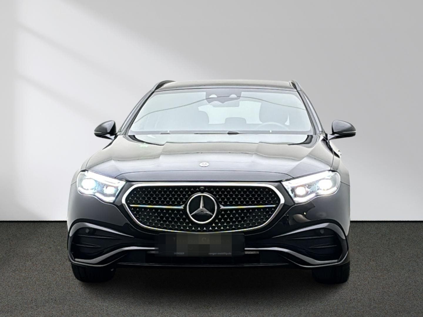 Mercedes-Benz E 220 d T AMG Night Digital-Light Pano 360° AHK foto 5