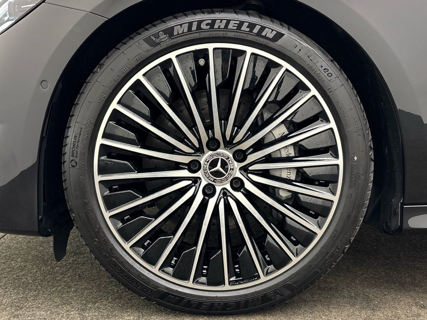 Mercedes-Benz E 220 d T AMG Night Digital-Light Pano 360° AHK foto 8