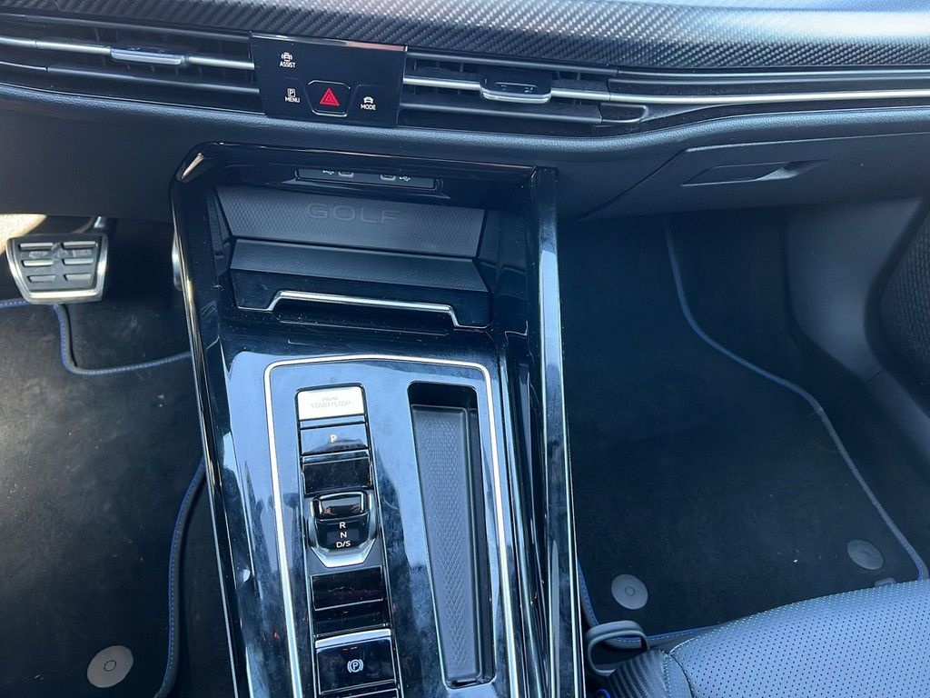 Volkswagen Golf VIII 2.0 TSI R Performance MATRIX-LED PANO foto 17