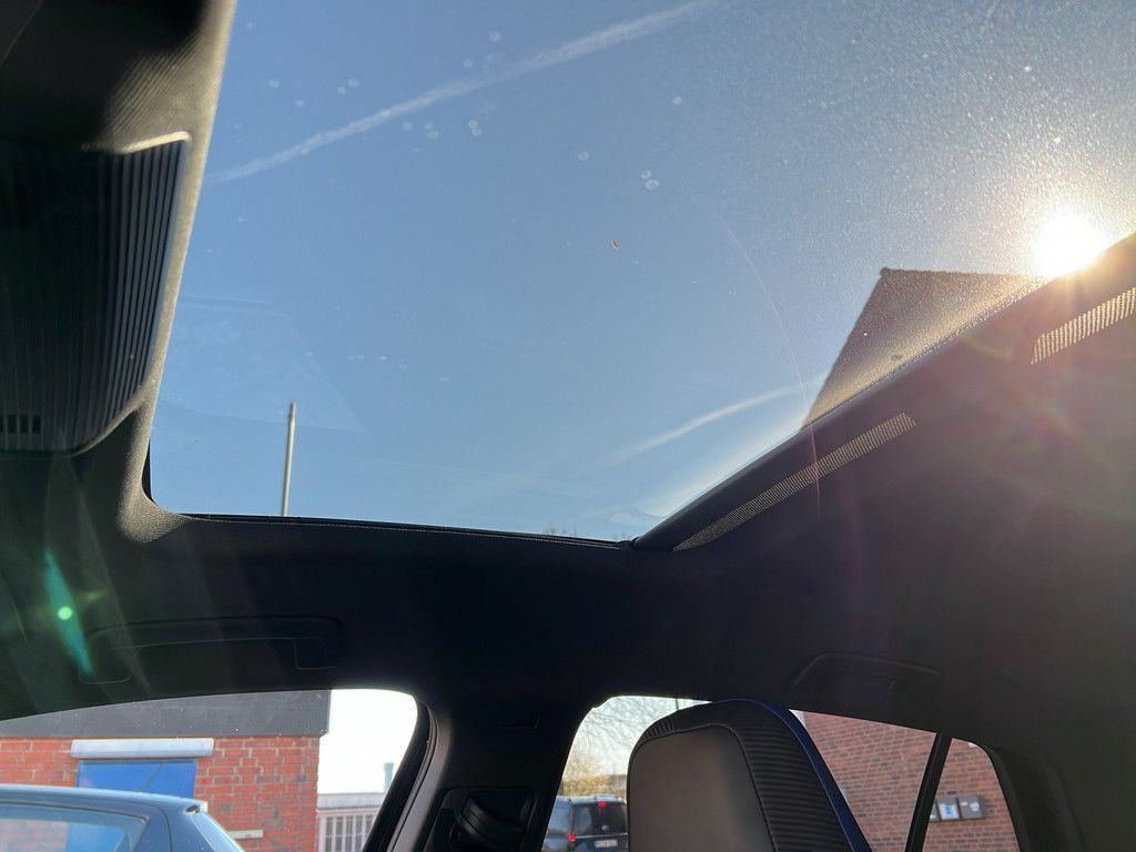 Volkswagen Golf VIII 2.0 TSI R Performance MATRIX-LED PANO foto 25