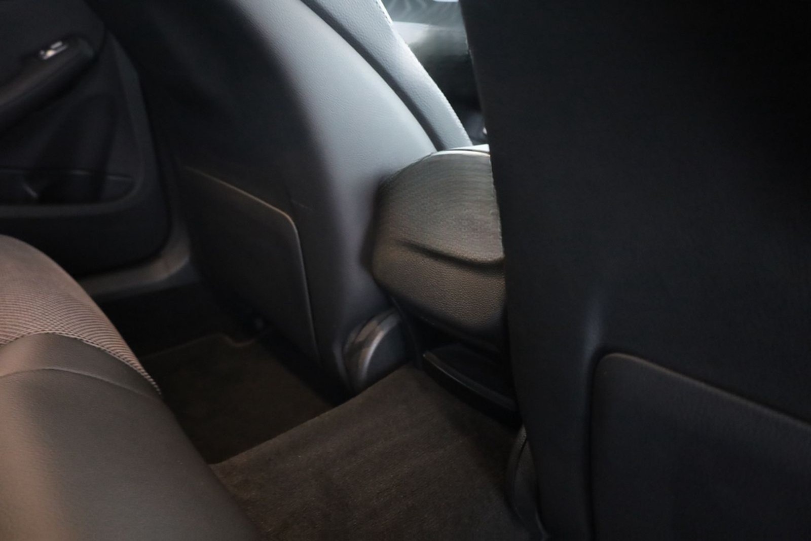 Mercedes-Benz C180 T Avantgarde LED Navi Sitzheizung Kamera foto 30