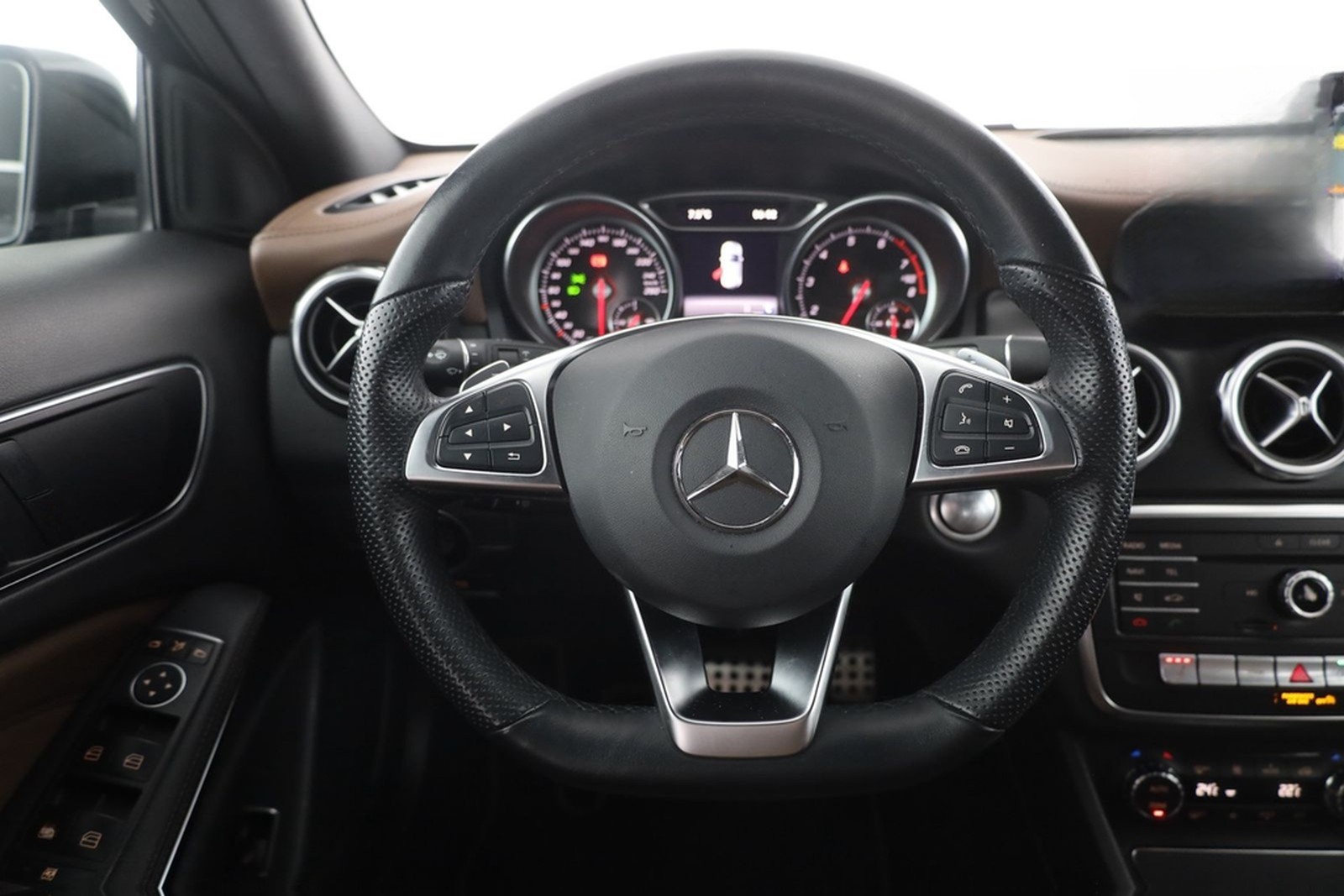 Mercedes-Benz GLA 180 AMG Line Aut. LED Navi 360° Leder PDC foto 15