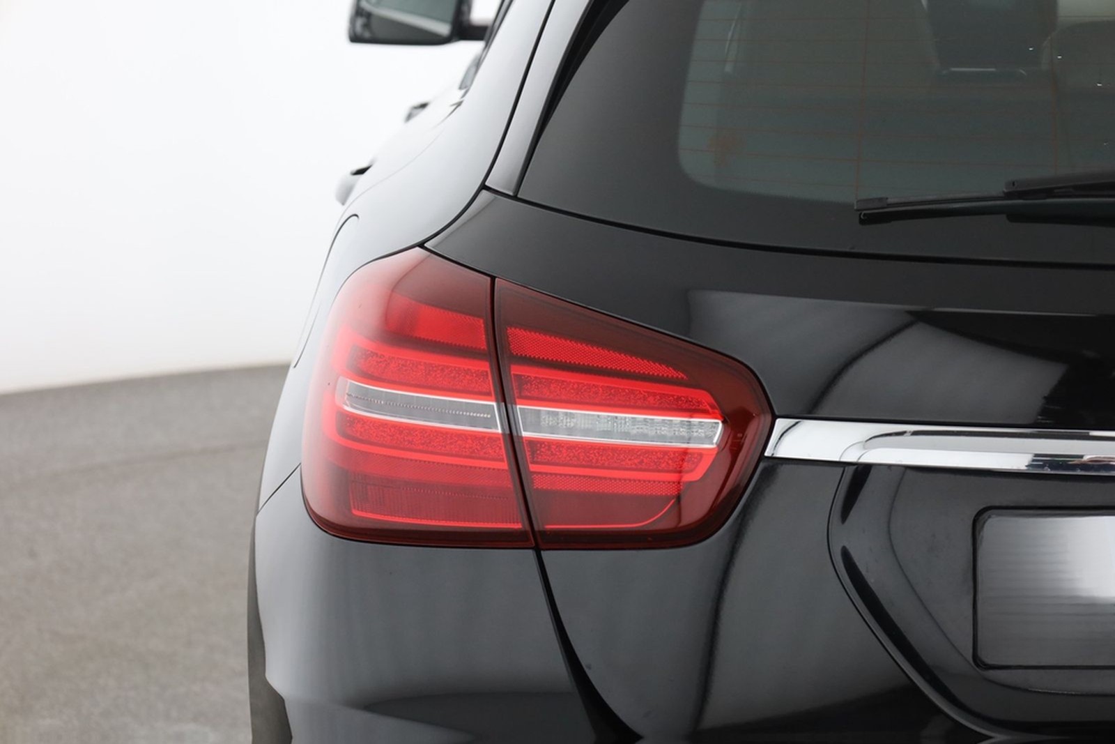 Mercedes-Benz GLA 180 AMG Line Aut. LED Navi 360° Leder PDC foto 30
