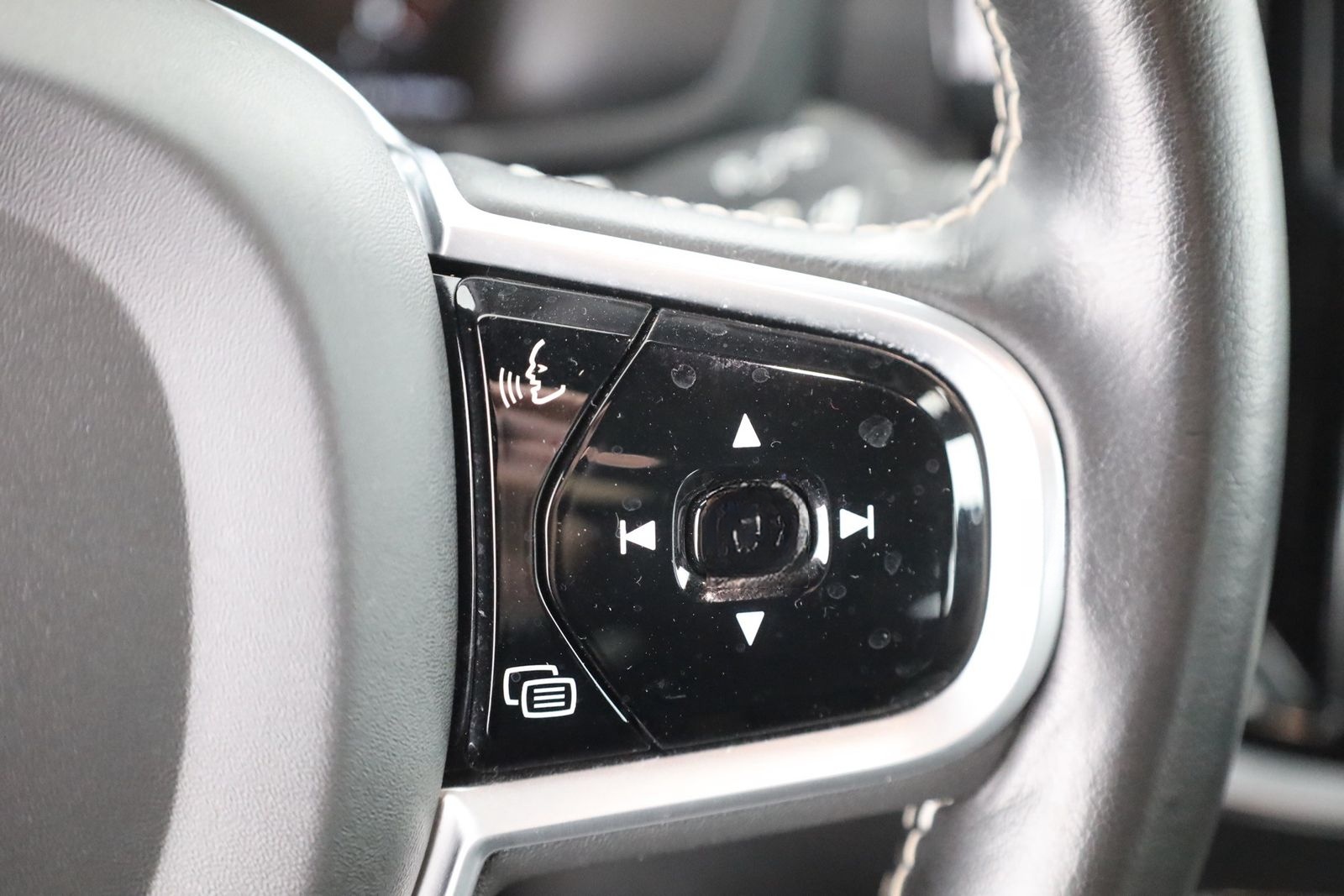 Volvo V60 Kombi 2.0 T5  R-Design LED Navi Sitzheizung foto 15