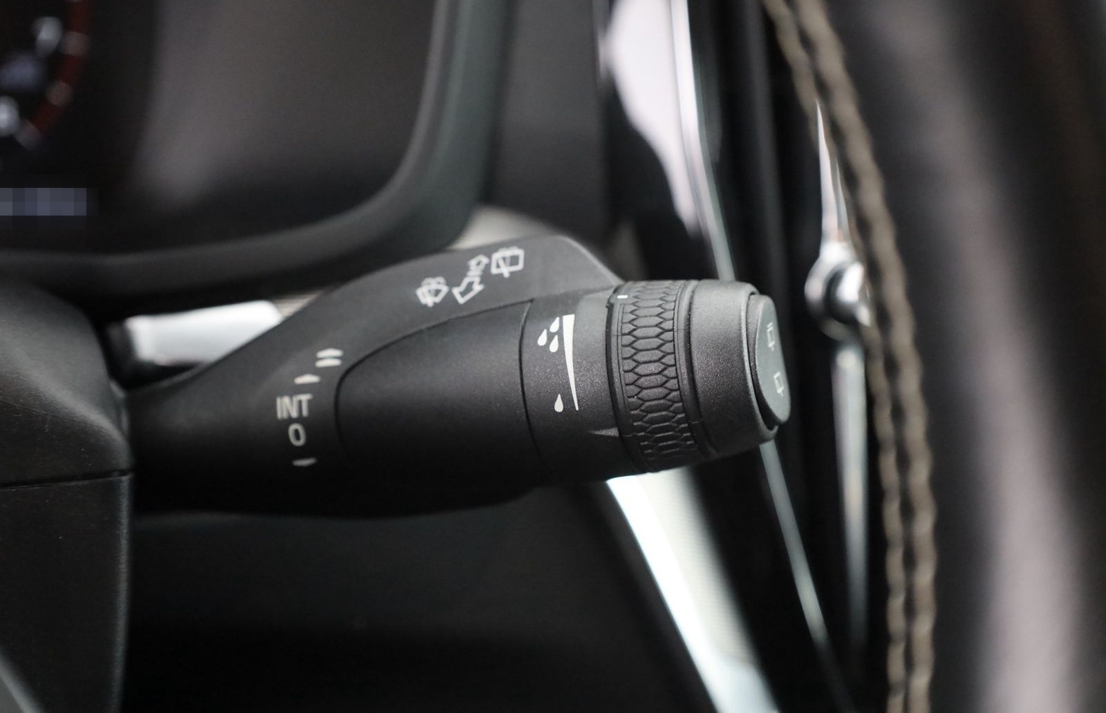 Volvo V60 Kombi 2.0 T5  R-Design LED Navi Sitzheizung foto 18