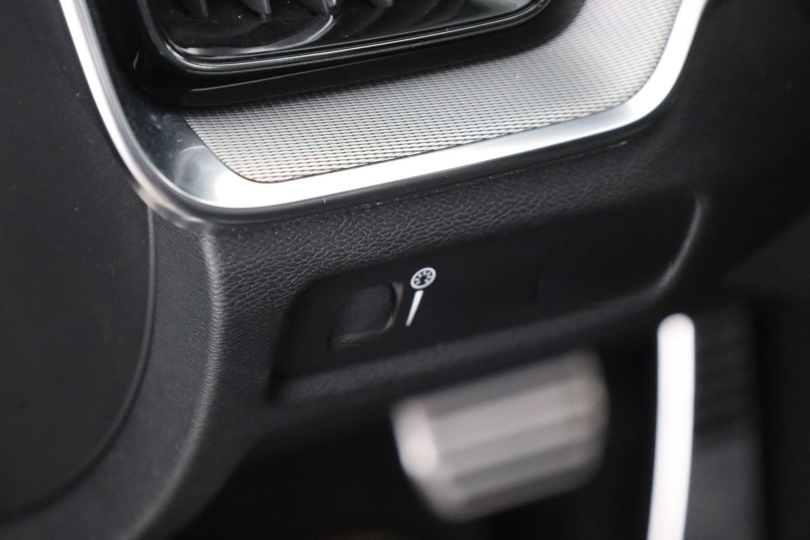 Volvo V60 Kombi 2.0 T5  R-Design LED Navi Sitzheizung foto 19