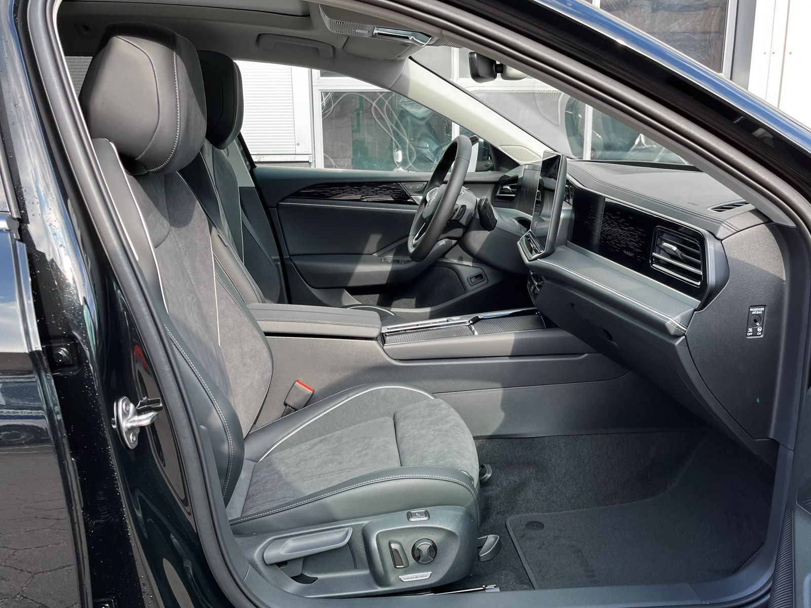 Volkswagen Passat 2.0 TDI Elegance DSG Panorama Navi LED foto 9