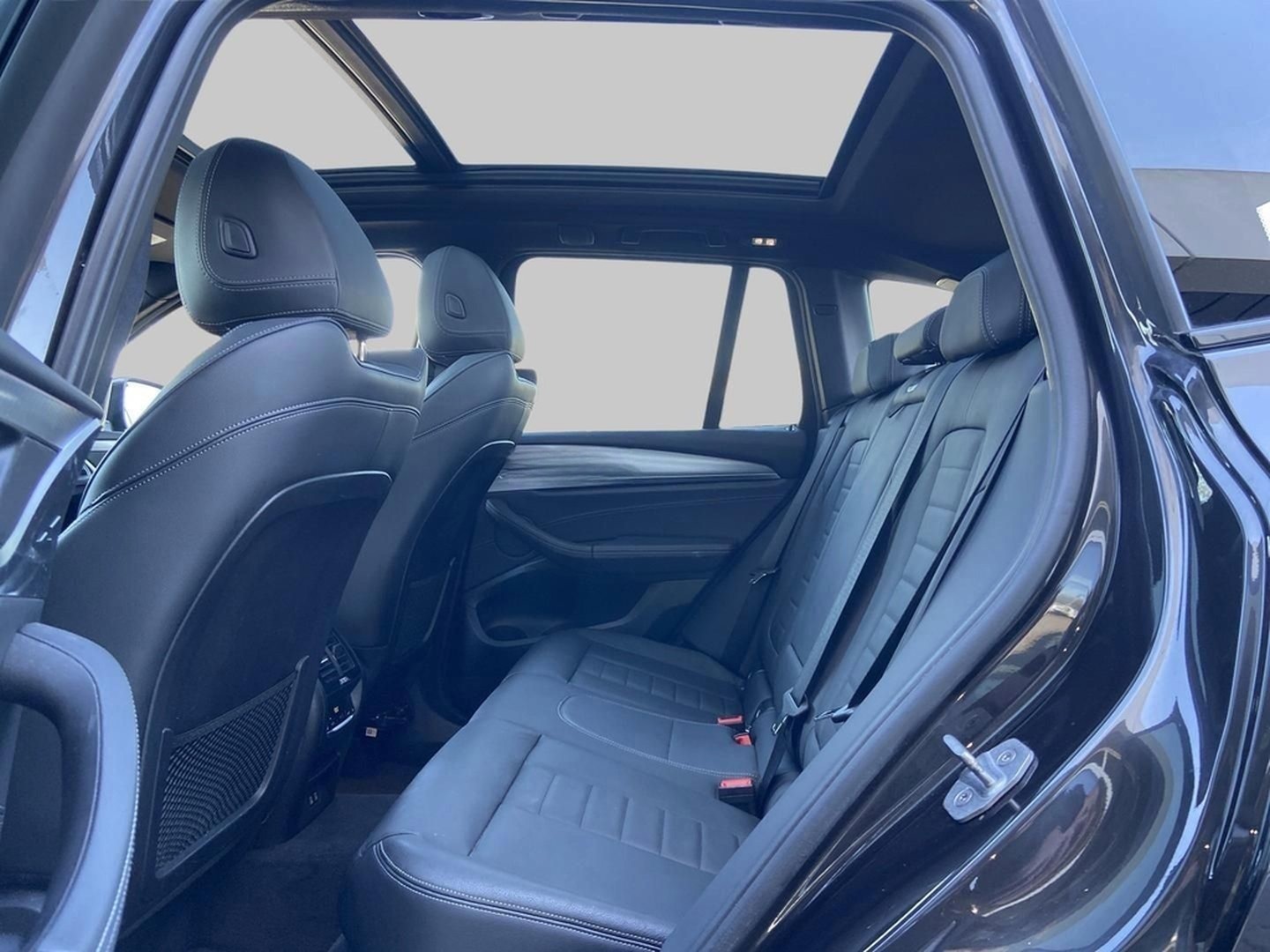 BMW X3 xDrive30i M Sport HUD StandHZG AHK Pano Navi foto 8