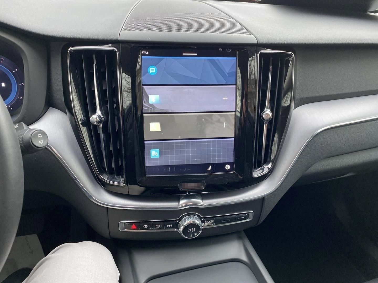 Volvo XC60 AHK Digitales Cockpit Soundsystem LED Kurve foto 11