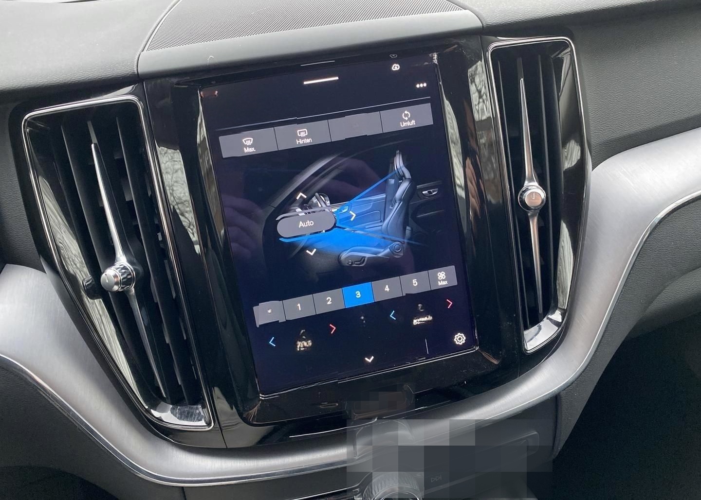 Volvo XC60 AHK Digitales Cockpit Soundsystem LED Kurve foto 12