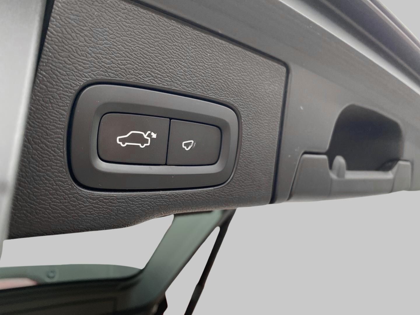 Volvo XC60 AHK Digitales Cockpit Soundsystem LED Kurve foto 16