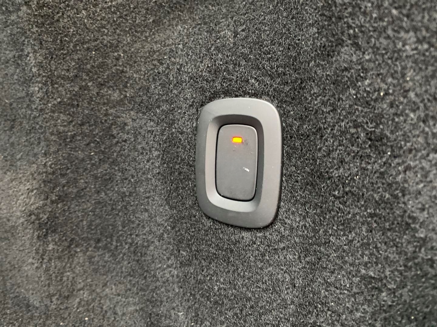 Volvo XC60 AHK Digitales Cockpit Soundsystem LED Kurve foto 17