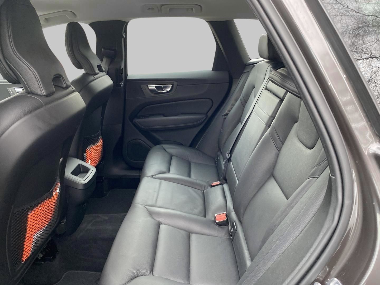 Volvo XC60 AHK Digitales Cockpit Soundsystem LED Kurve foto 8