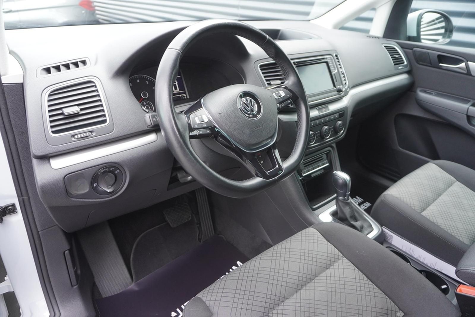 Volkswagen SHARAN 1.4 TSI DSG|7-SITZER|APPLE|NAVI|ACC|AHK foto 13