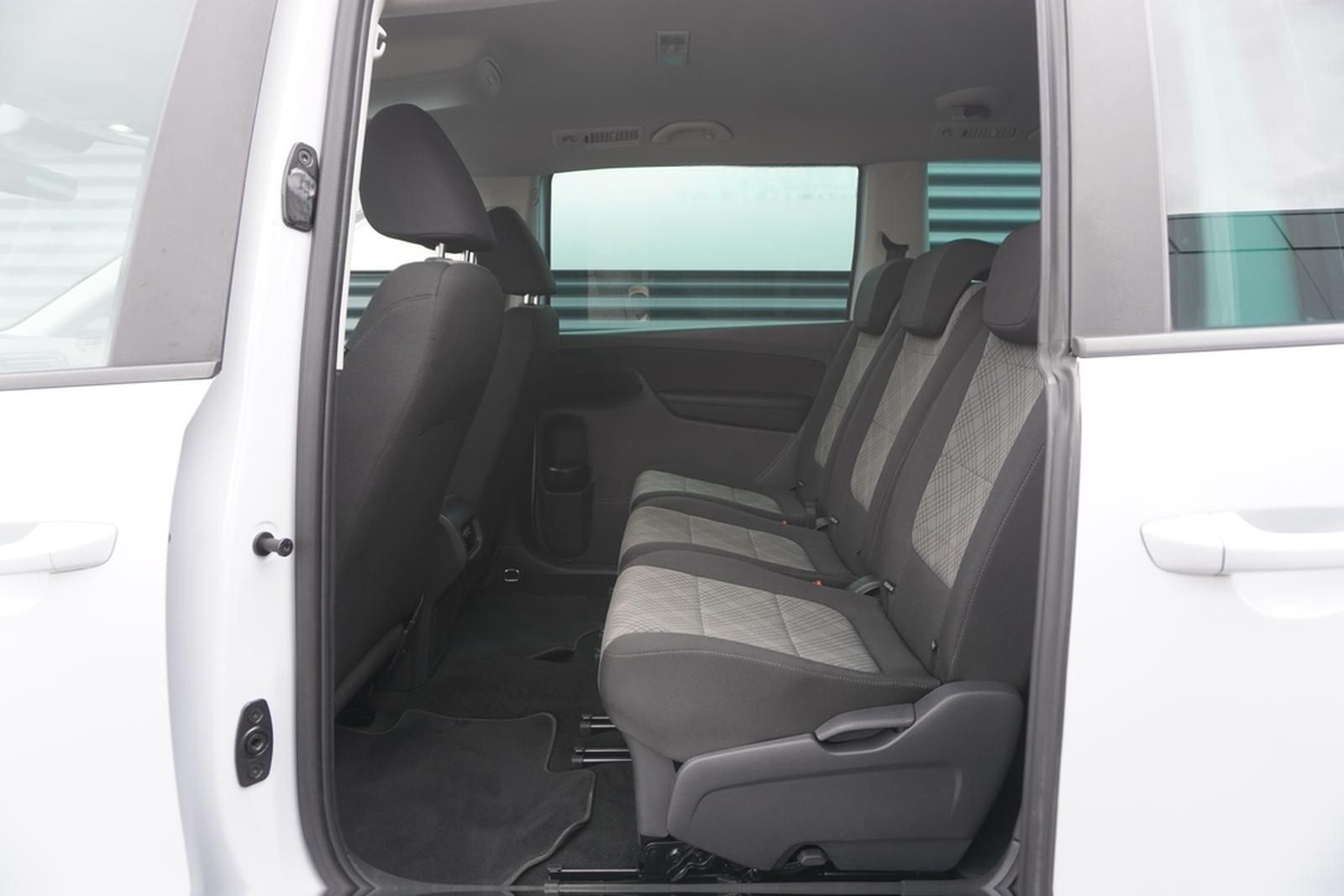 Volkswagen SHARAN 1.4 TSI DSG|7-SITZER|APPLE|NAVI|ACC|AHK foto 20